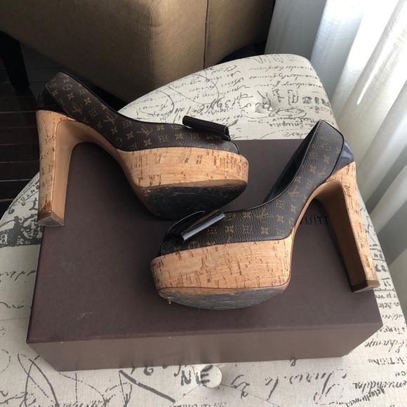 LV shoes - Picture 3 of 4